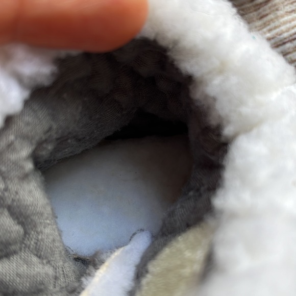 Sorel | infant toddler Bear Paw white slippers booties shoe size 4 like new - Picture 9 of 11